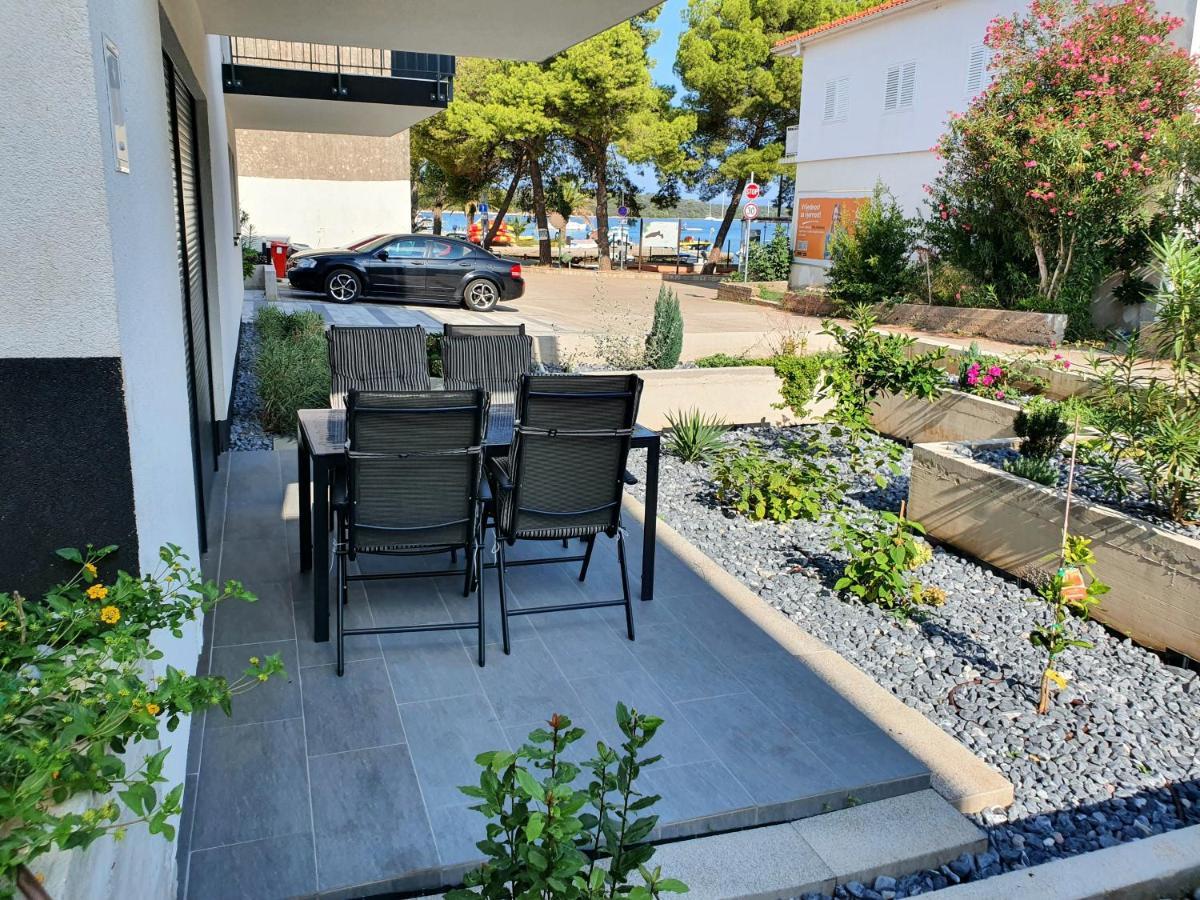 Apartmani Nerium Loviste Exterior photo