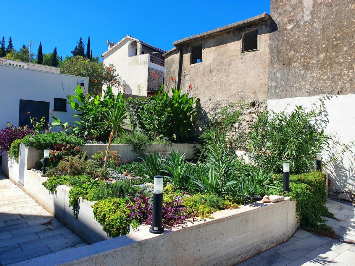 Apartmani Nerium Loviste Exterior photo